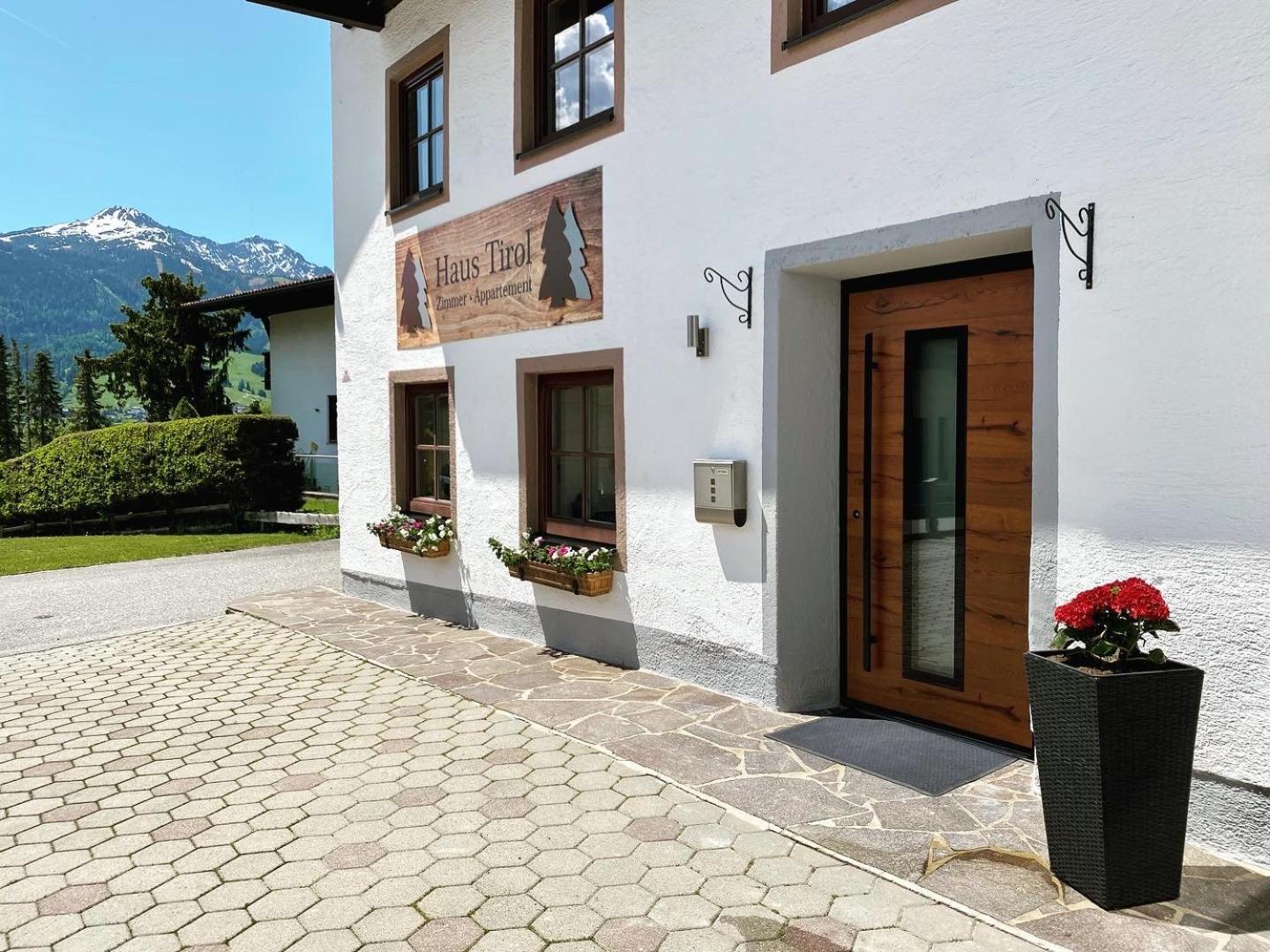 Haus Tirol Ehrwald酒店 外观 照片
